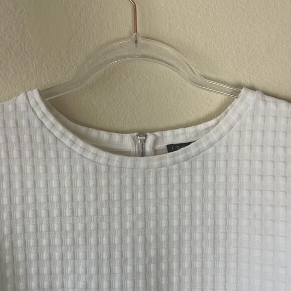 Theory Hesha Textured Crop Top - Picture 3 of 10